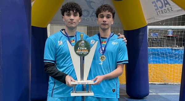 Dudu e Freitas são campeões no vôlei em Arroio do Tigre