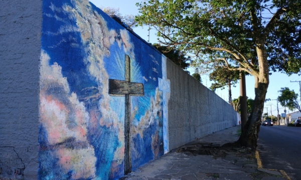 Muros do Cemitério Municipal ganham pintura artística