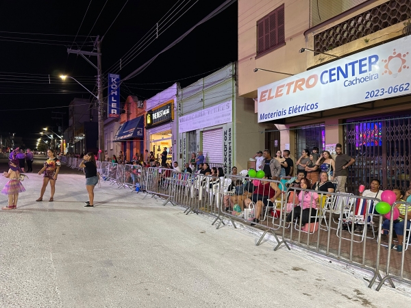 Frio e medo da chuva espantaram parte do público tradicional do Carnaval de Cachoeira