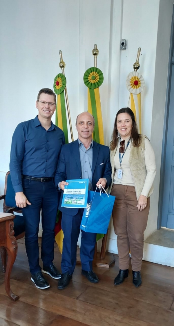 Prefeito recebe representantes da UNISC em visita institucional