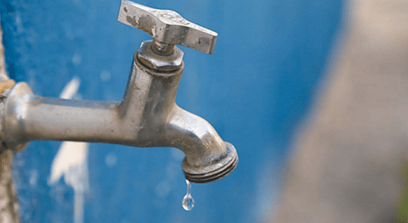 Corsan realiza concerto em tubulação e bairros podem ficar sem água 