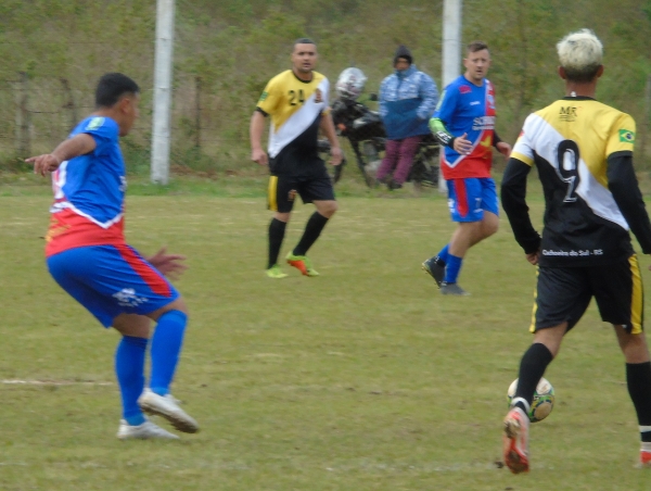 Havaí e São Lourenço vão à semifinal e esperam rivais
