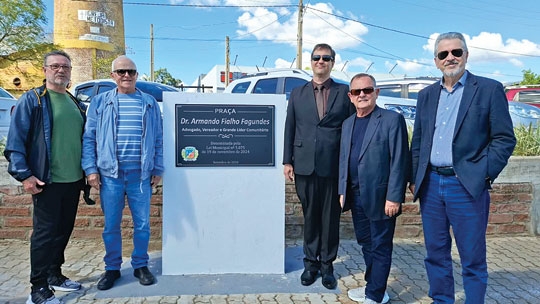 Homenagem para Armando Fagundes