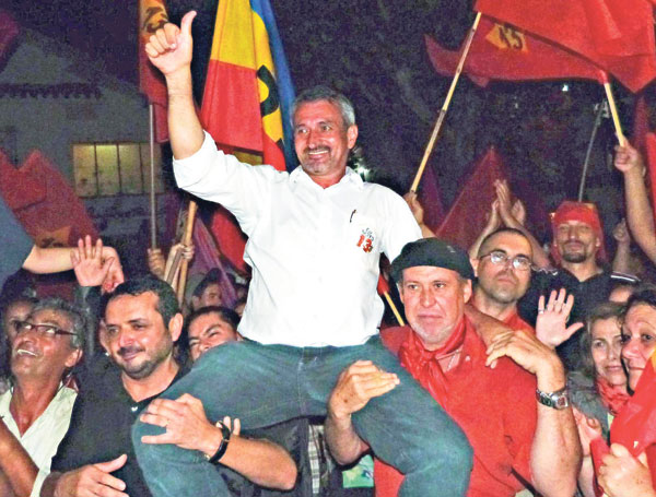 Neiron vence a eleição para prefeito