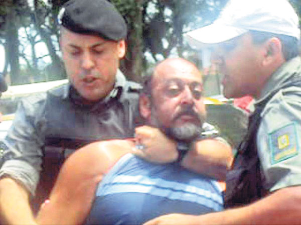 Moradores denunciam abuso de autoridade