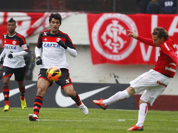 Juan marca no fim e o Inter bate o Flamengo por 1 a 0