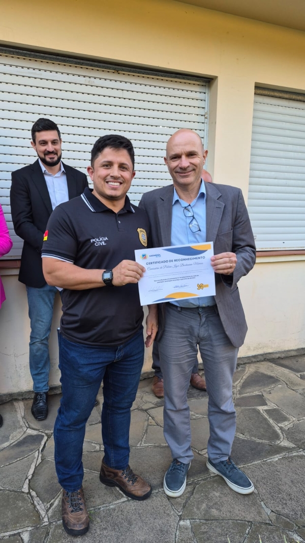 Agentes da Polícia Civil são homenageados na Prefeitura 