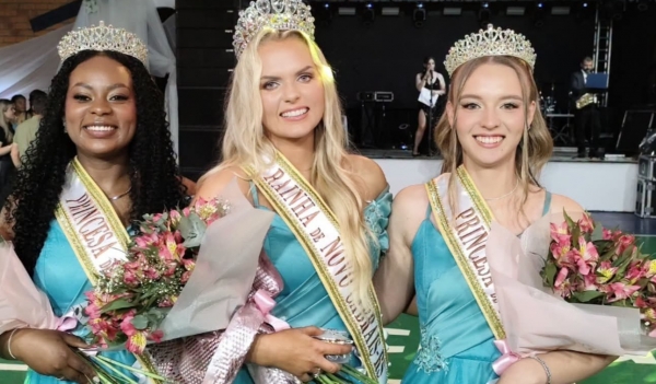 Cássia Rehbein é a nova rainha de Novo Cabrais