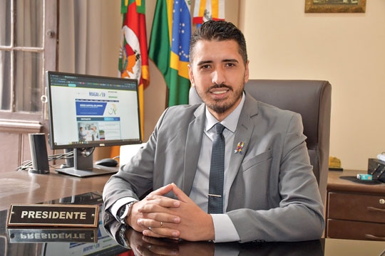 Magaiver Dias atua próximo à população