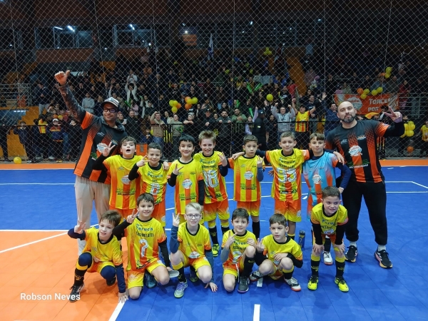 Escolinha Dalvan é bicampeã do futsal Sub-9 