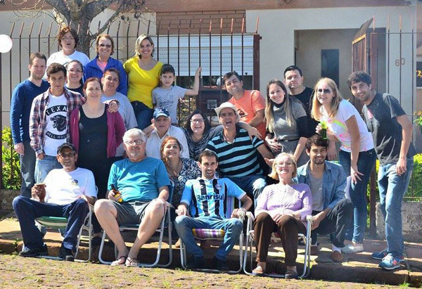 Encontro de gerações no Bairro São Luiz