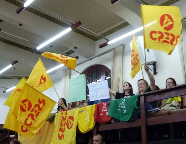 Figueiró compra briga com manifestantes do Cpers e Amapergs