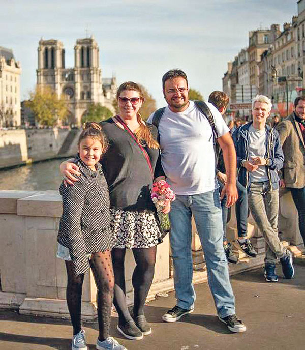 Adeus, Paris. Na hora certa