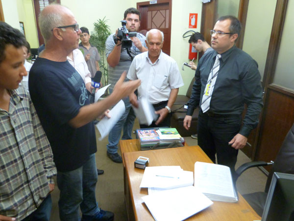 Movimentos pela redução do salário de vereador de outros municípios querem ver modelo de Cachoeira