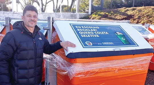 Contêineres de recicláveis estão de volta