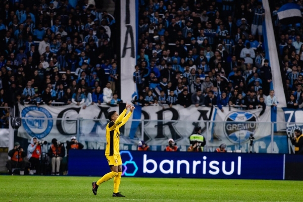 Grêmio perde para o lanterna e crise só aumenta