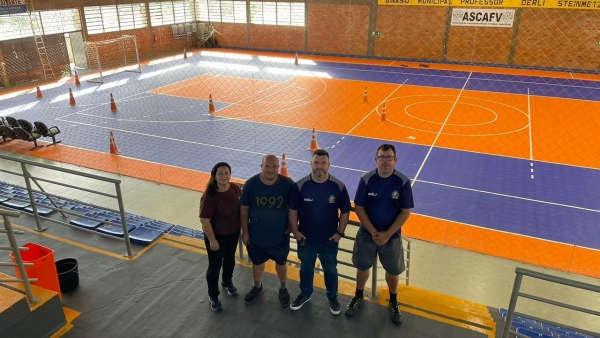 Cachoeirão de Futsal inaugura o novo piso do Ginásio Derlizão