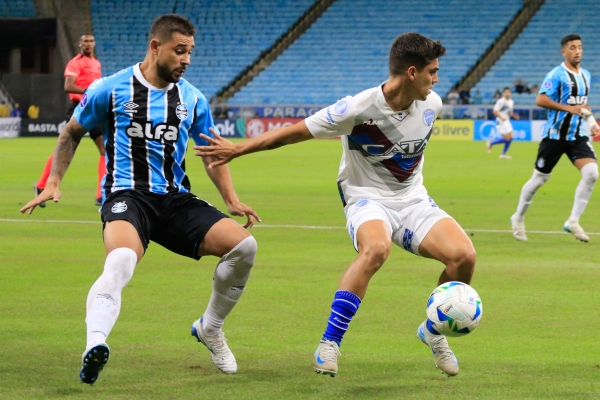 Grêmio só empata e fica no caminho da repescagem da Sula