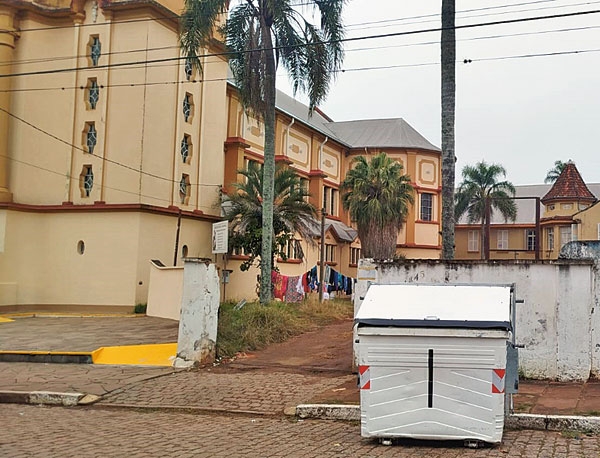 Operação limpeza pós-enchente
