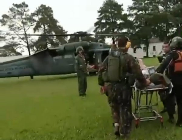 Exército leva adolescente de helicóptero para hospital em Santa Maria