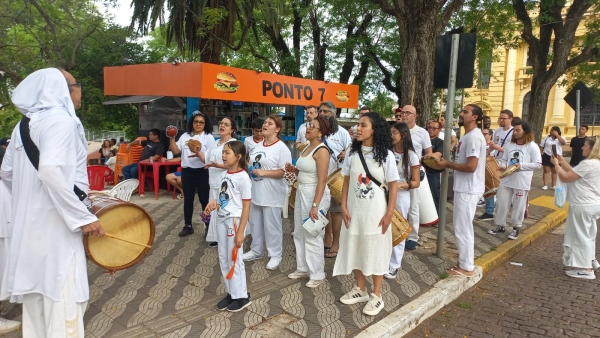 Cortejo encerra atividades do Quicumbi em Cachoeira do Sul