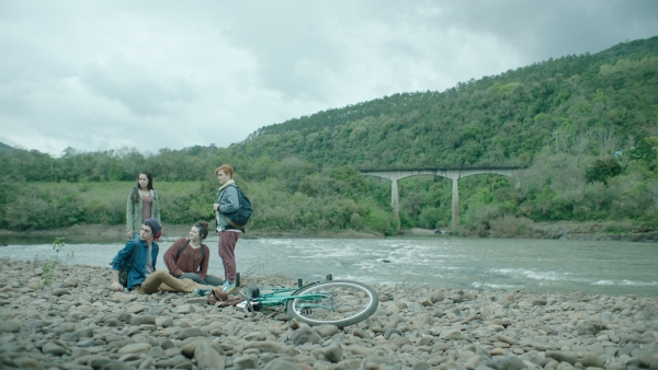 Filme Os Dragões será exibido para estudantes