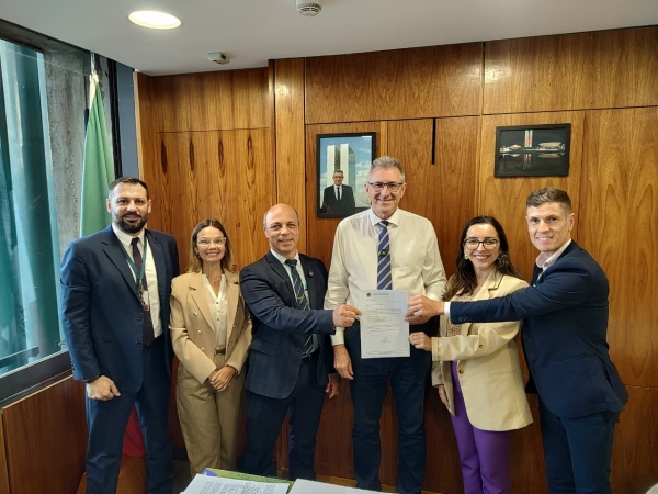 Heitor Schuh garante R$ 800 mil para Cachoeira