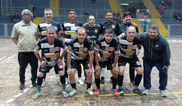 São Lourenço e Gerbac vencem na abertura do futsal 45
