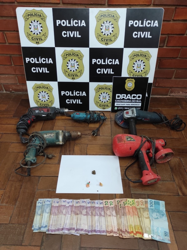 Polícia Civil apreende ferramentas e drogas no Beco dos Trilhos