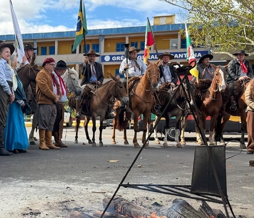 Cavalgada dos 60 anos do MTG rumo a Cachoeira do Sul