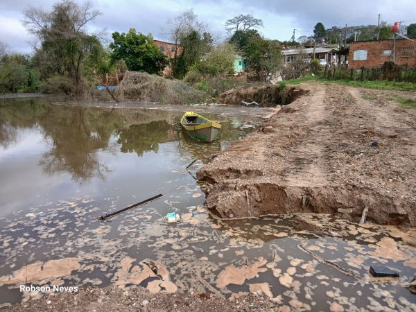Enchente pode invadir casas no Cristo Rei