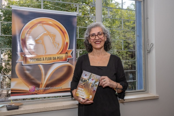 “Poemas à Flor da Pele” lança novo volume da coletânea em Porto Alegre