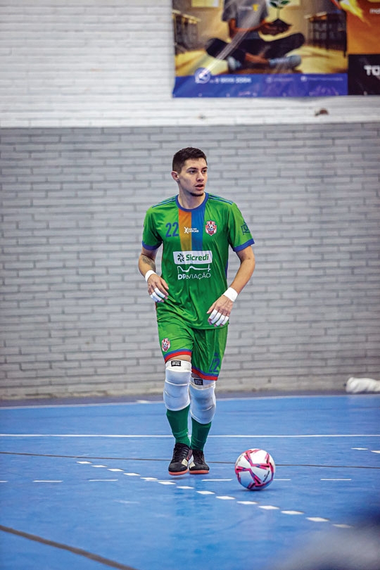 Goleiro Luciano curte a boa fase