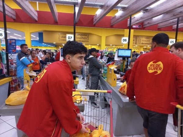 Trabalhadores dos mercados terão 6,4% de reajuste
