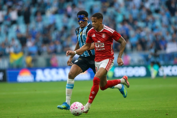 Grêmio e Inter ficam no 1 a 1 e seguem no Z-4 do Brasileirão 
