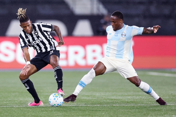 Grêmio perde por 3 a 2 para o Botafogo na volta de Renato