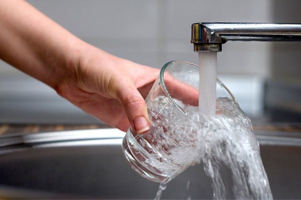 Corsan alega problemas pontuais para falta de água