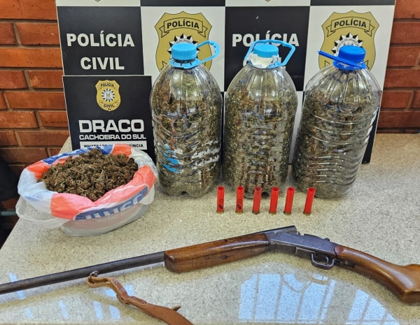 Polícia pega um quilo de maconha no Bairro Soares