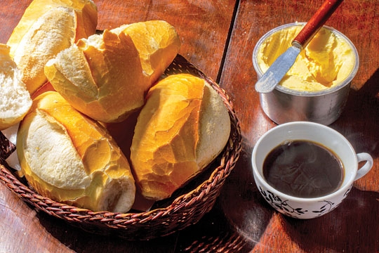 PÃO FRANCÊS NO CAFÉ DA MANHÃ: PRECISA MESMO TROCAR?