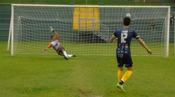 Bom Retiro e Bahia vão à final do Cachoeirão