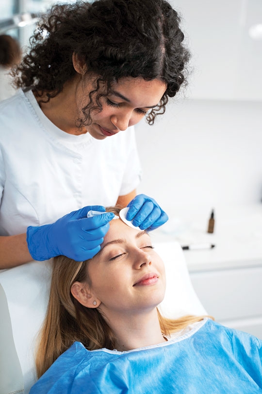 DERMAPLANING: É SEGURO TIRAR OS MICROPELOS DO ROSTO?