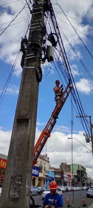 Quinta etapa da operação de remoção de fios retirou 600 quilos