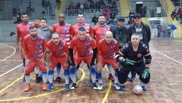 Futsal 35 começa com goleadas