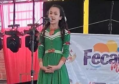 Isabele Henriques é premiada no Fecart Mirim