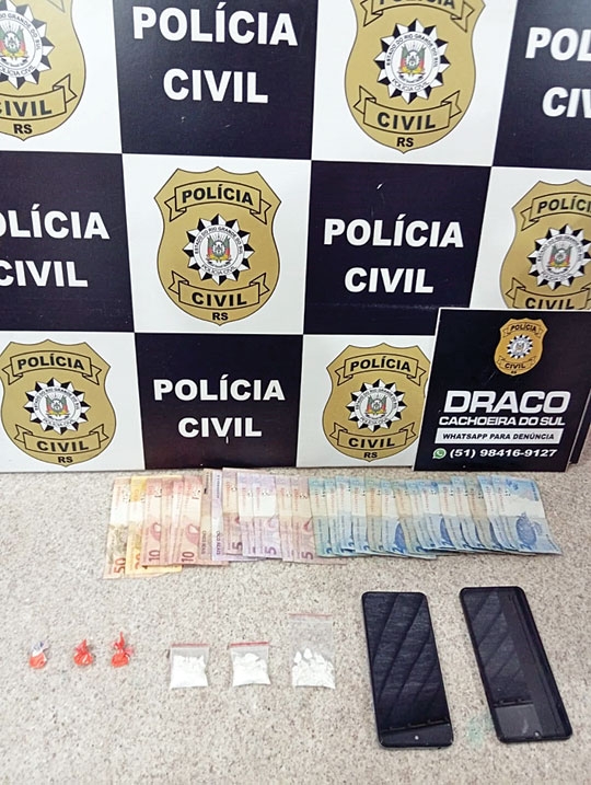 Mulher é presa com drogas no Centro