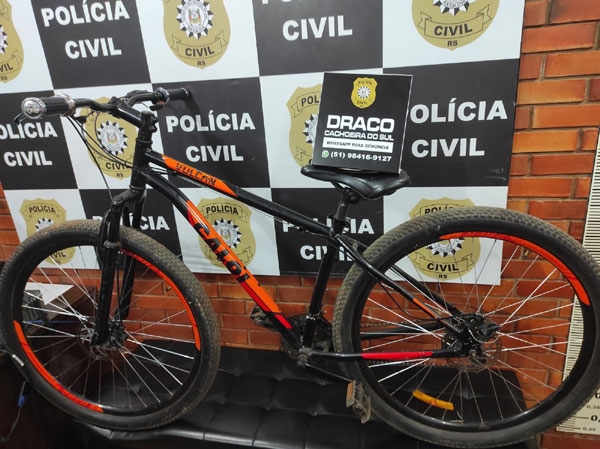 Suspeita de tráfico é presa no Bairro Soares
