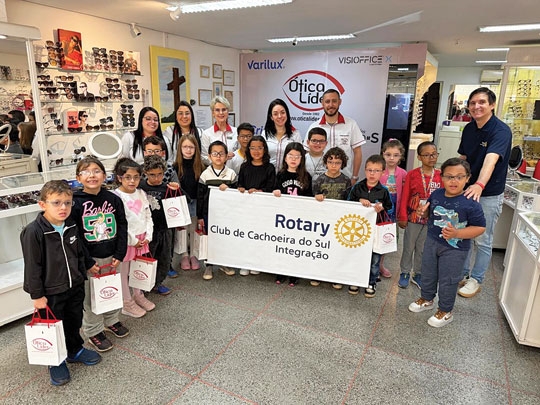 Ver para Aprender entrega mais 20 óculos