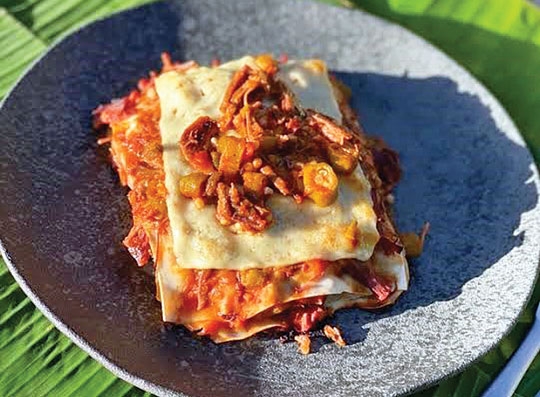 Lasanha de ragu de carne com bechamel cremoso