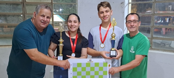 Kauane Menezes e Gustavo Batista são damistas campeões