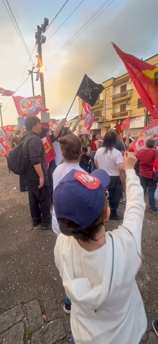 Campanha de Lula agita bandeiras no Centeo 